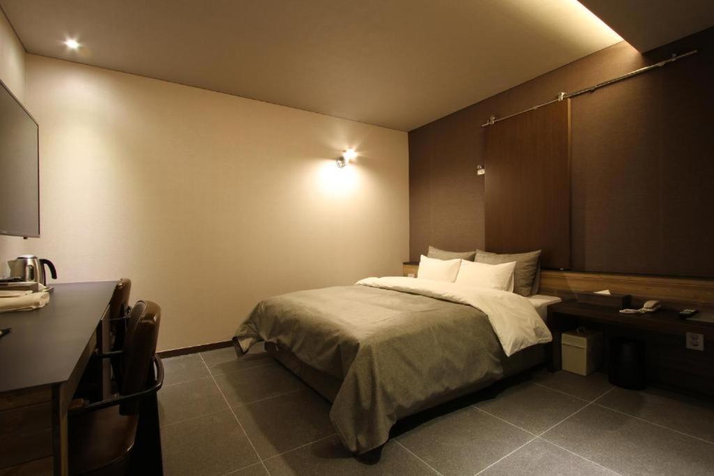 บูทิกเต็ล เค โออิโดะ Hotel ซีฮึง ภายนอก รูปภาพ