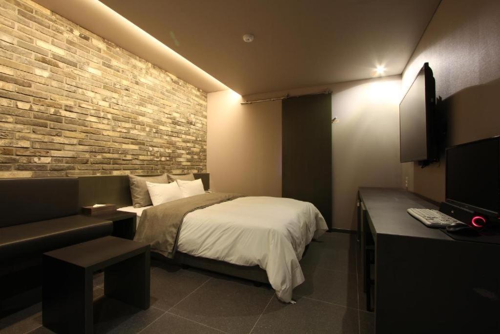บูทิกเต็ล เค โออิโดะ Hotel ซีฮึง ภายนอก รูปภาพ