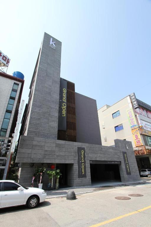 บูทิกเต็ล เค โออิโดะ Hotel ซีฮึง ภายนอก รูปภาพ
