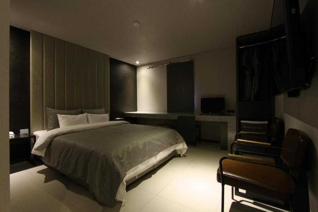 บูทิกเต็ล เค โออิโดะ Hotel ซีฮึง ภายนอก รูปภาพ