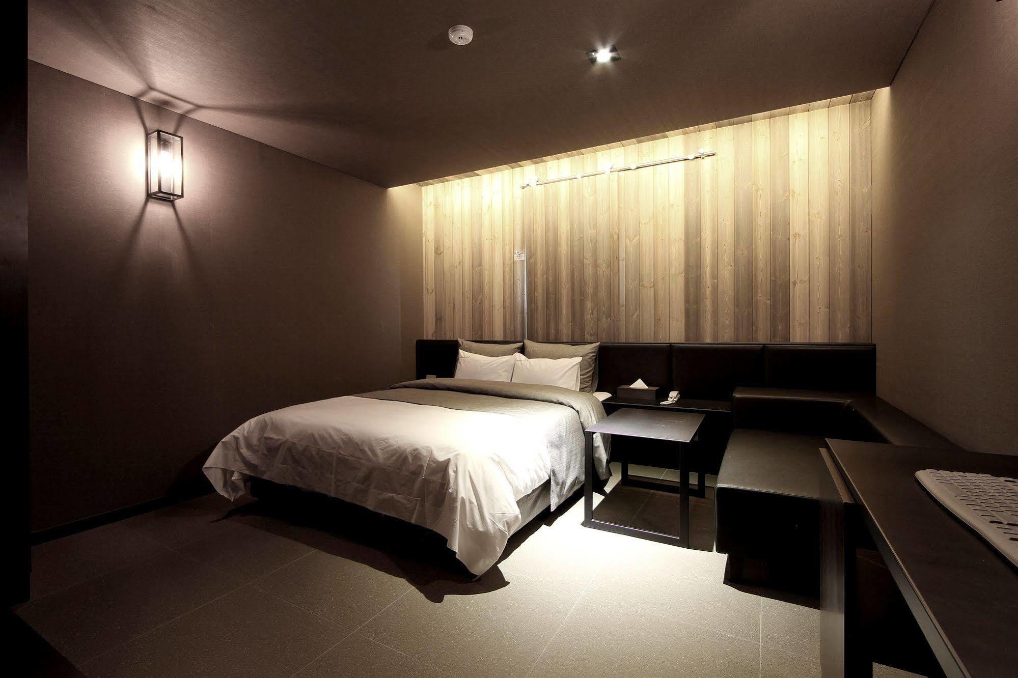 บูทิกเต็ล เค โออิโดะ Hotel ซีฮึง ภายนอก รูปภาพ