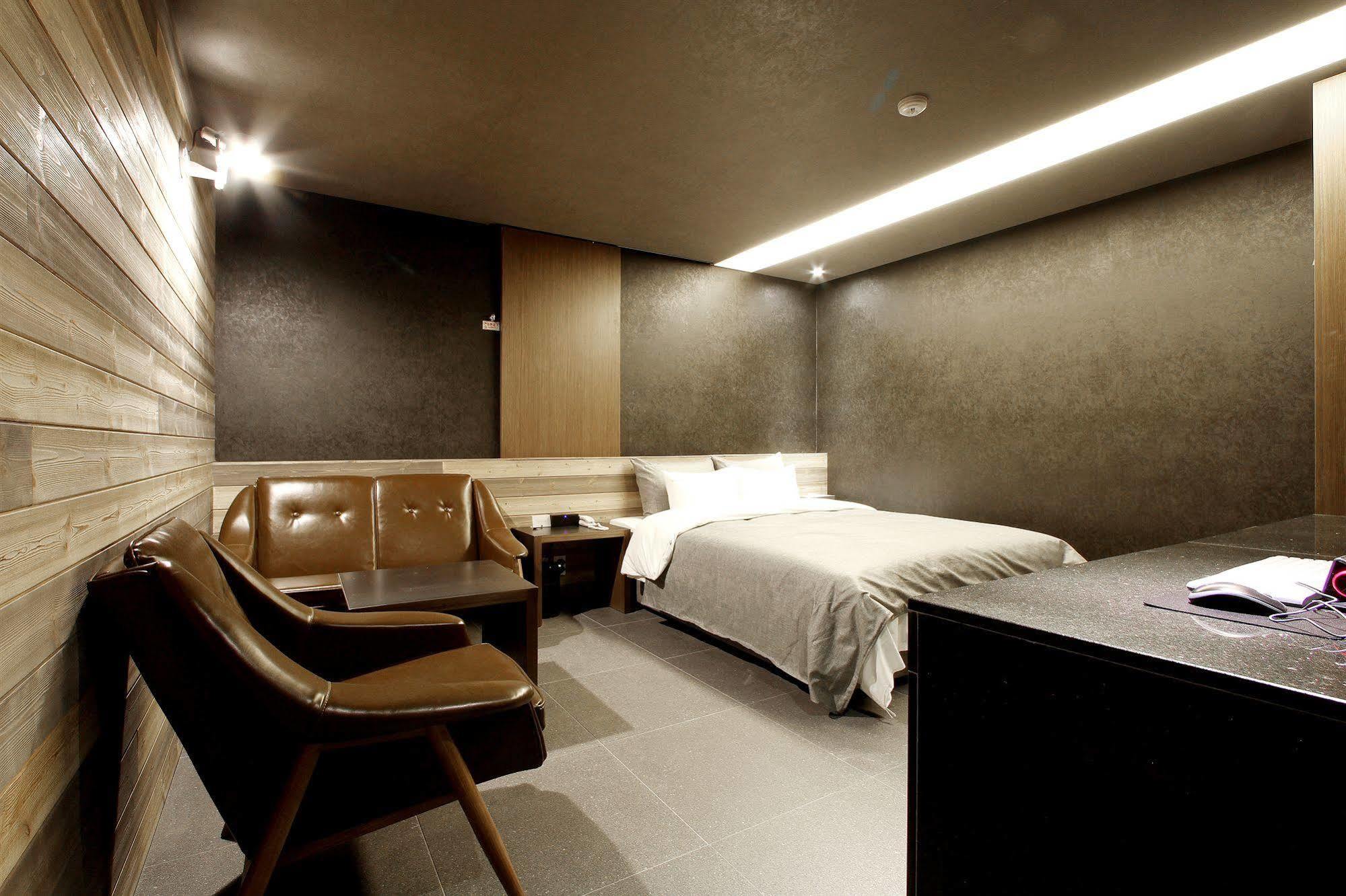 บูทิกเต็ล เค โออิโดะ Hotel ซีฮึง ภายนอก รูปภาพ