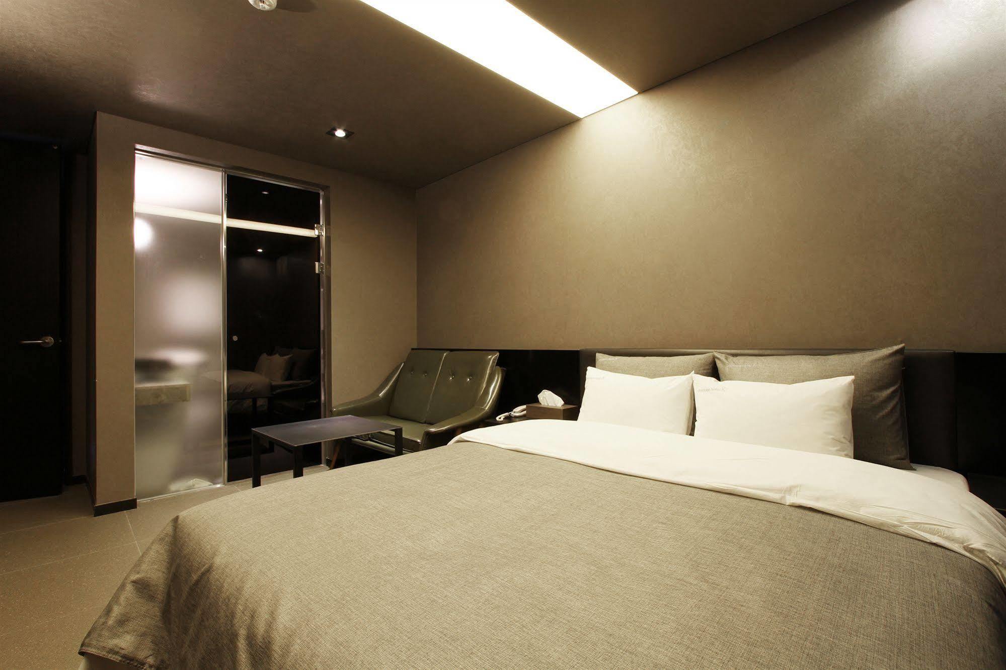 บูทิกเต็ล เค โออิโดะ Hotel ซีฮึง ภายนอก รูปภาพ