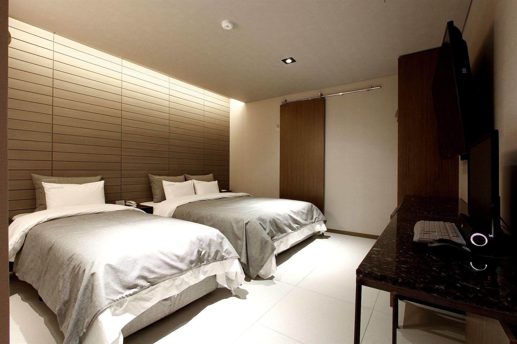 บูทิกเต็ล เค โออิโดะ Hotel ซีฮึง ภายนอก รูปภาพ